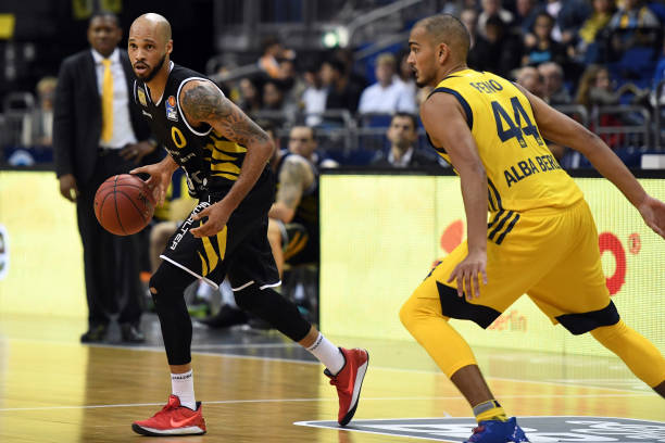 部分球员在 部分球员在