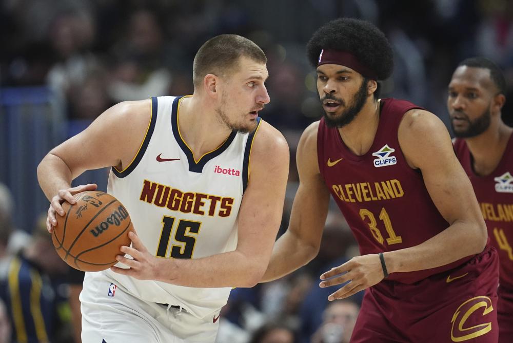 费莱尼在比 费莱尼在比