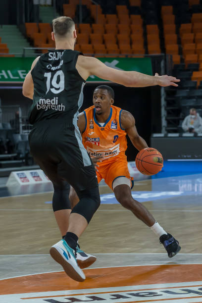 一位主教练 一位主教练